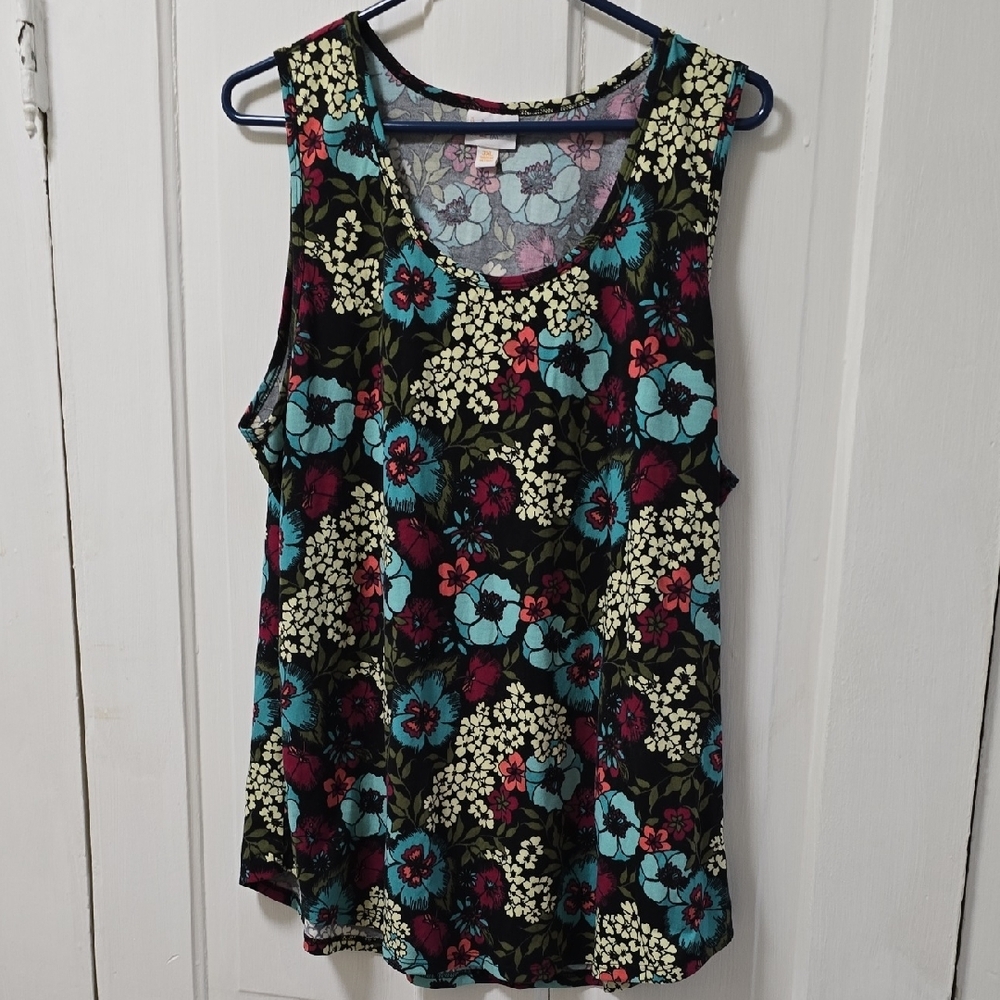 Floral Sleeveless Women's Tank Top 010